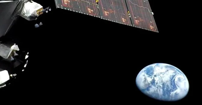 La Terra vista dalla a navicella spaziale Orion #imaging