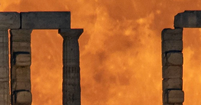 La Superluna sopra il Partenone di Atene #imaging