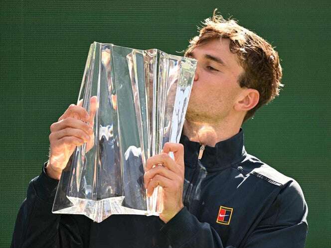 Jack Draper se alza como campeón de Indian Wells