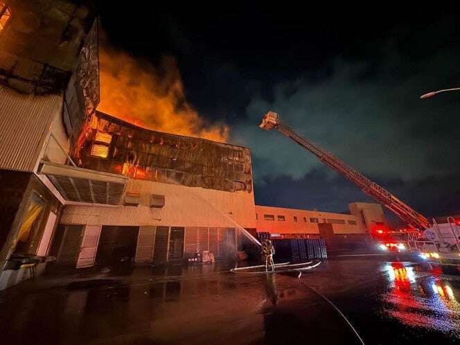 Se incendia fábrica de alimentos en Apodaca; desalojan a 200 trabajadores