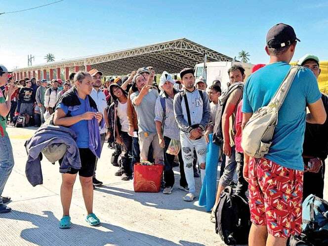 Desintegran caravana y redirigirán a migrantes; aceptan propuesta de Segob y del INM 