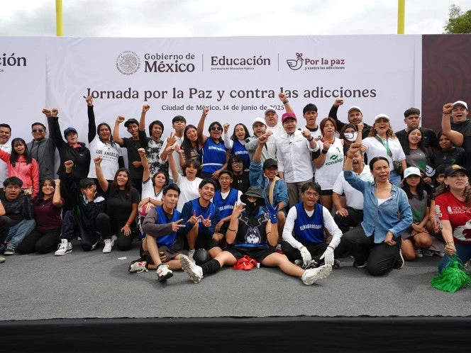 Alumnos de Conalep sobresalen en Feria Aeroespacial México 2025