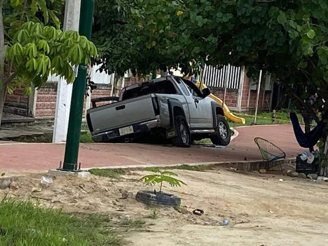 Disparan contra padre e hijo afuera de una secundaria; balean también al señor de la fruta