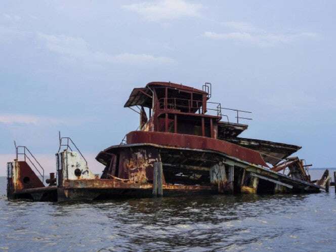 Naufraga barco de turistas en Egipto; al menos cuatro muertos