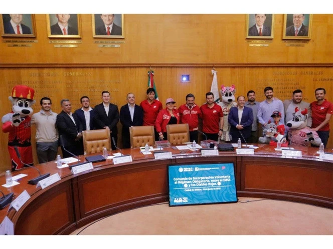 IMSS y Diablos Rojos se unen para asegurar a personas trabajadoras independientes
