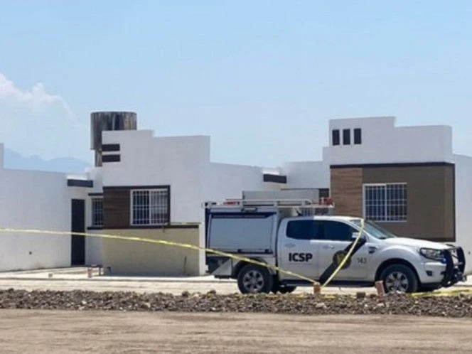 Albañiles descubren cuerpo decapitado dentro de casa en construcción