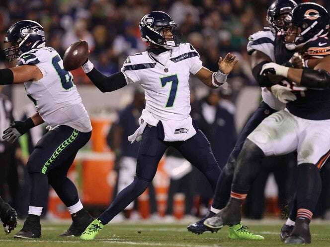 Seattle doblega a Chicago y sueña con Playoffs de NFL