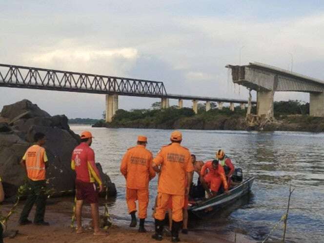 Suben a 10 los muertos por colapso de puente en Brasil; 7 desaparecidos. VIDEO