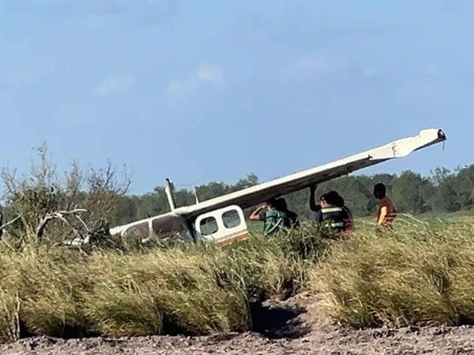 Desplome de avioneta en Tamaulipas deja un muerto y un empresario hospitalizado