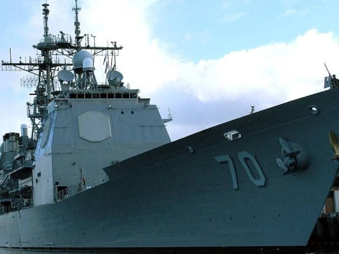 Buque lanzamisiles de EU ingresa al canal de Panamá rumbo al Caribe