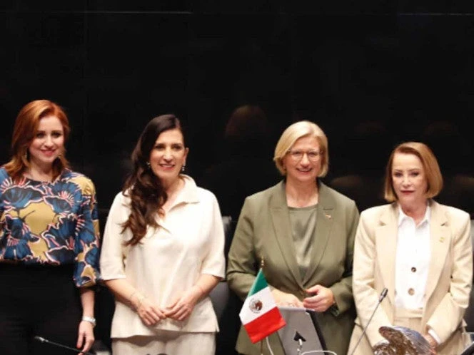 Kenia López resalta que son tiempos de mujeres en la política mexicana