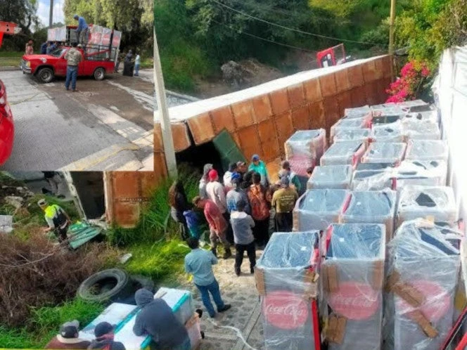 Rapiñan refrigeradores tras volcadura de tráiler en la México–Querétaro