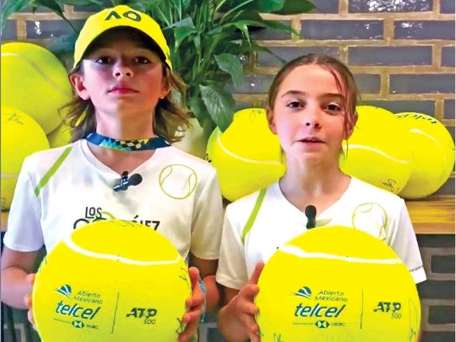 Matías y Camila, hijos de Santiago González, juegan a entrevistar