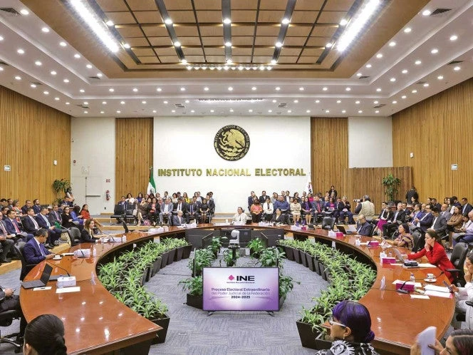 INE prevé sanción por los acordeones; llama a abstenerse de repartirlos