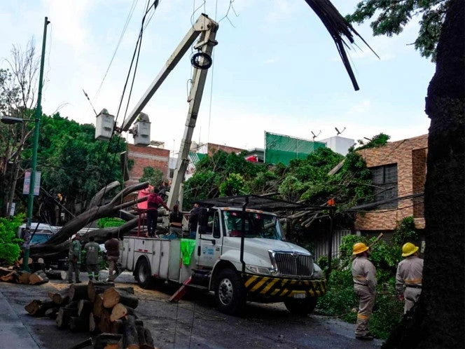 CFE restablece electricidad al 91% tras lluvias; más de 18 mil usuarios resultaron afectados