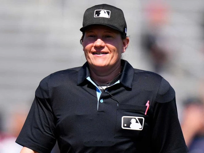 Jen Pawol hará historia, primera umpire en Grandes Ligas