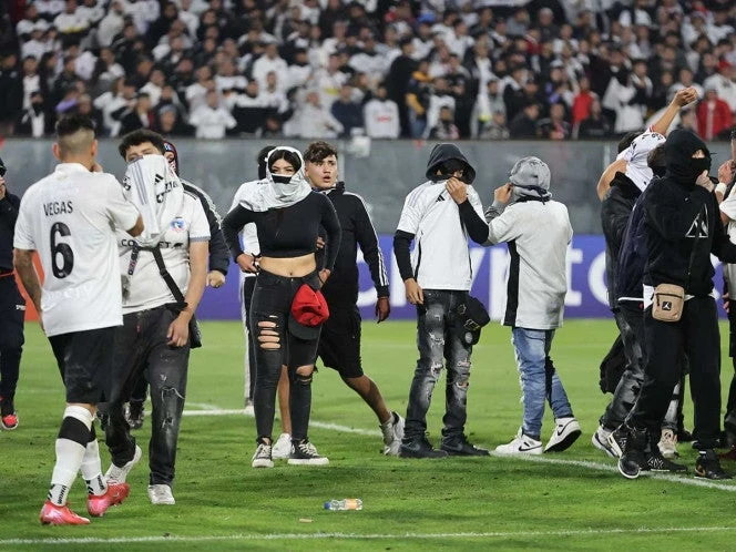 Suspenden partido de Copa Libertadores, dos aficionados murieron
