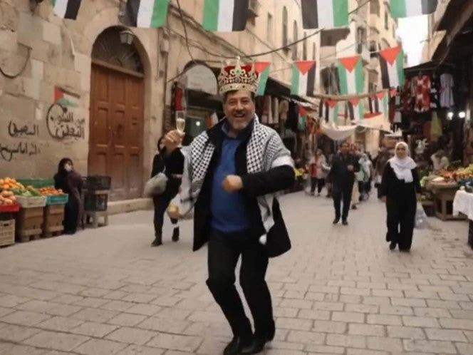 ‘Ay Noroña, viajero solidario con champaña en vuelo millonario’; ¡cumbia!