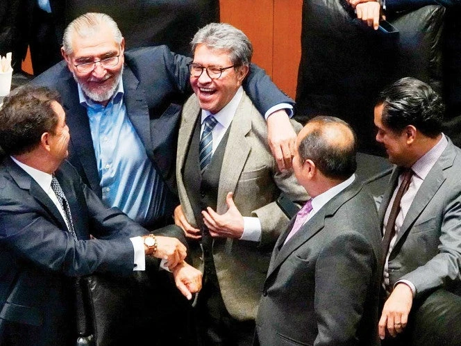 Se van a extra entre polémica; Congreso de la Unión arranca sesiones el lunes