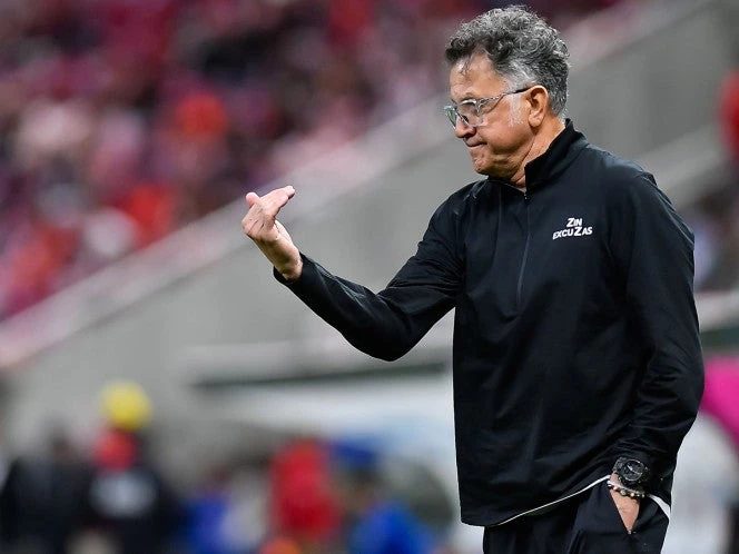 Juan Carlos Osorio 'coquetea' con Chivas