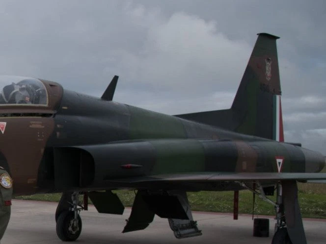 Avión F5 de la FAM sufre ponchadura y daños menores