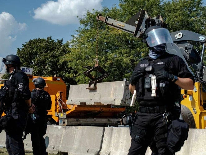 Redada nocturna en Chicago 'caza' a ciudadanos y familias migrantes