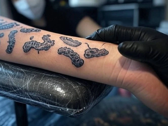 Alerta por tinta para tatuajes contaminada con bacterias peligrosas: FDA