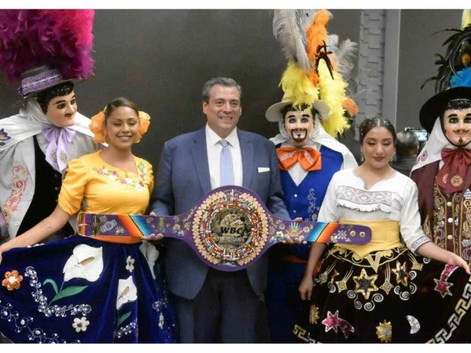  Crean cinturón especial para pelea de 'Canelo' Álvarez contra Crawford