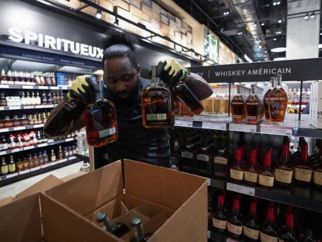 Guerra comercial: Tiendas en Canadá retiran bebidas alcohólicas de EU