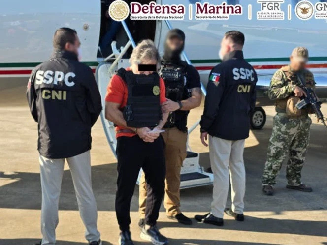 Avión que traslada al ‘Comandante H’ cambia de ruta; hace escala en Colombia   