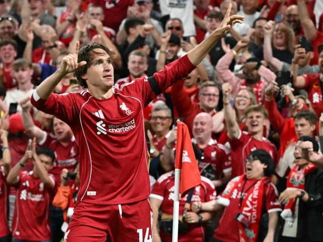Liverpool consigue milagroso triunfo en inicio de Premier League