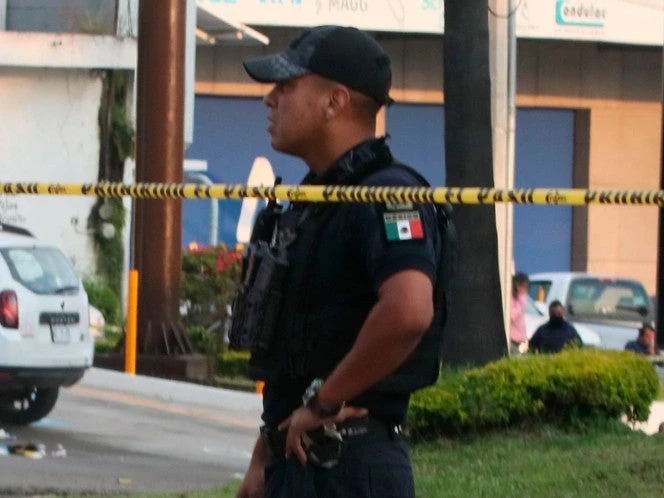 Delincuentes asaltan farmacia en Irapuato con pistola de juguete