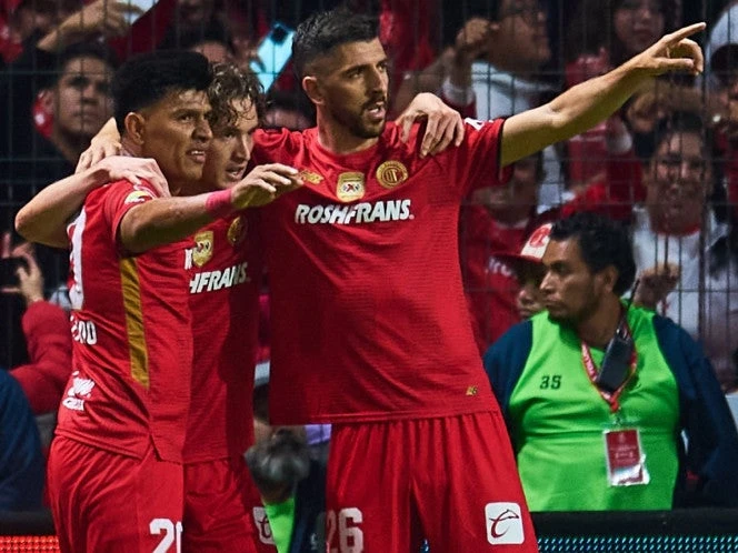 ¡Toluca estrena su corona con triunfo sobre Necaxa!