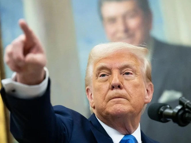Trump dice que sería 'estúpido' rechazar el avión ofrecido por Qatar