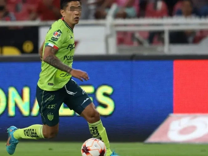 Procesan a ex jugador de Chivas por abuso; amparo evita su captura