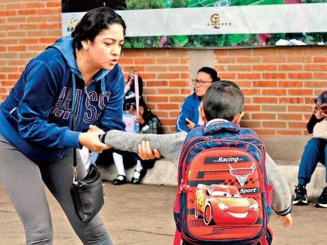 Arranca nuevo ciclo escolar: Nervios y escepticismo marcan el regreso a clases
