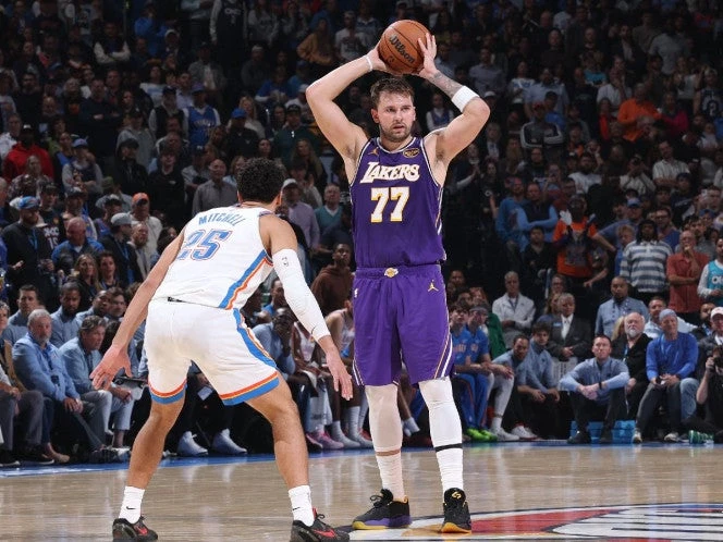 Luka Doncic guarda silencio ante despido de Nico Harrison