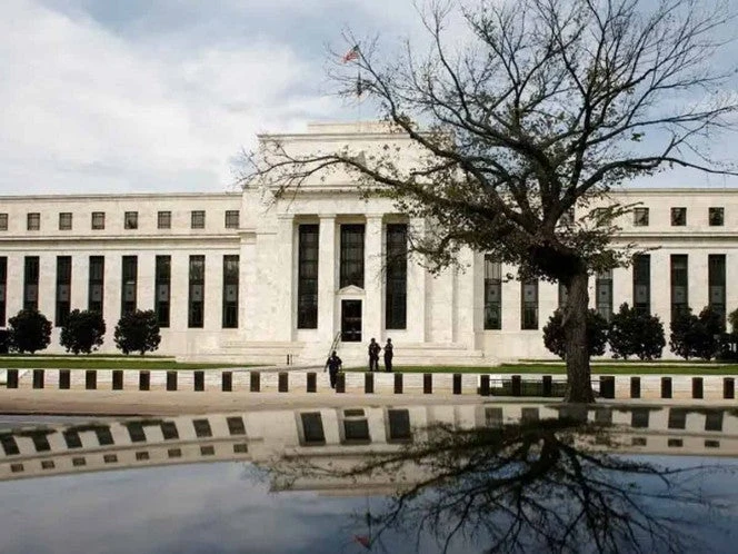 Reserva Federal mantiene su tasa de interés sin cambios pese a presiones de Trump