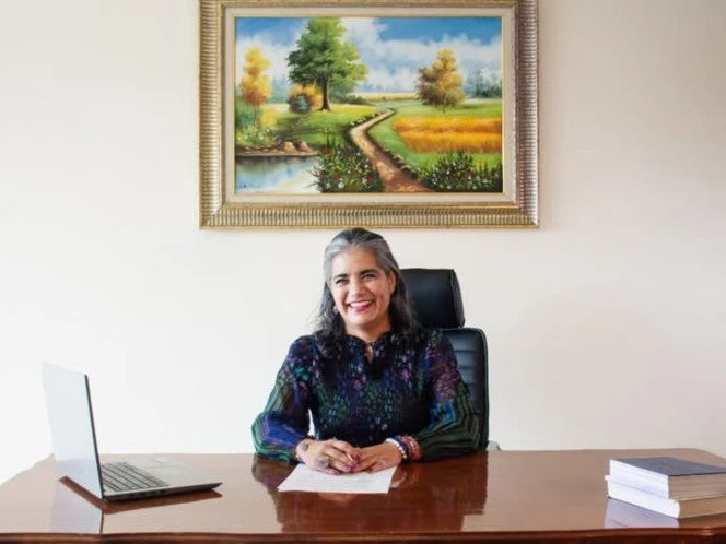 Luz María Zarza dialoga con alumnos de la UNAM sobre Reforma Judicial