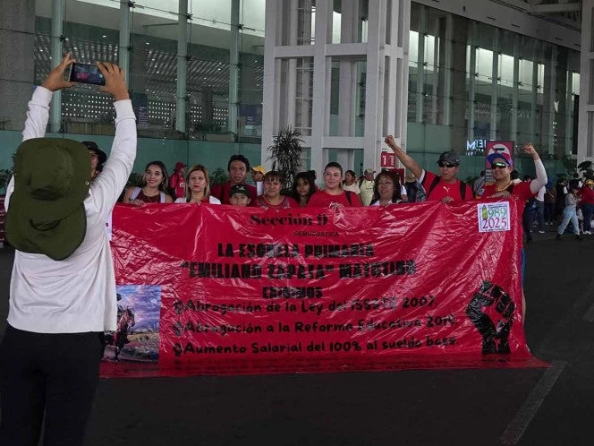CNTE extiende protestas y amenaza con tomar el Aeropuerto de Hermosillo