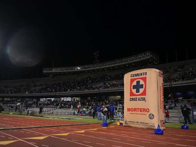 Afición de Cruz Azul los abandona en Ciudad Universitaria