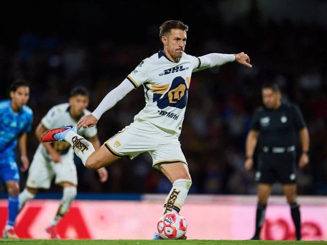 ¿Y  Aaron Ramsey? Afición de Pumas se pregunta por él