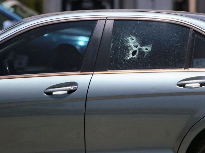 Tras robar autos de agencia, policías se enfrentan con ladrones en Acapulco; recuperan 5