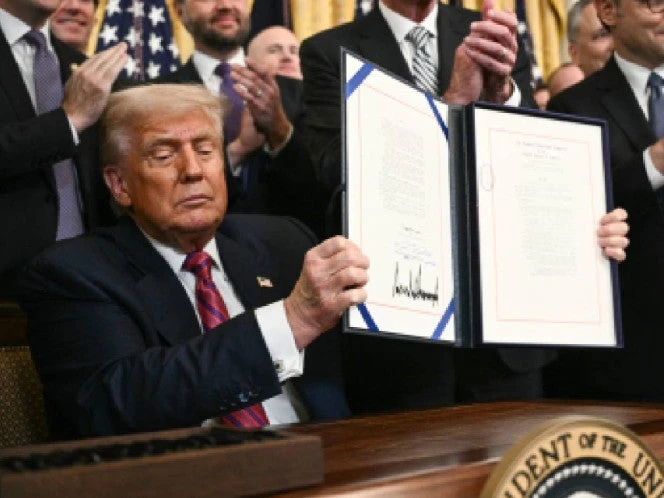 Trump demanda a The Wall Street Journal por artículo que lo vincula con Epstein