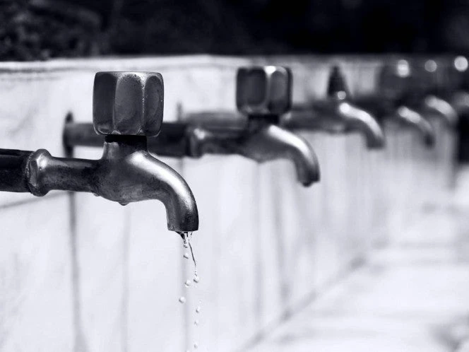 Argentina inicia  privatización de la empresa estatal de agua