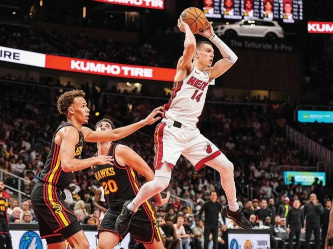 Boleto caliente NBA Tyler Herro guía triunfo Heat