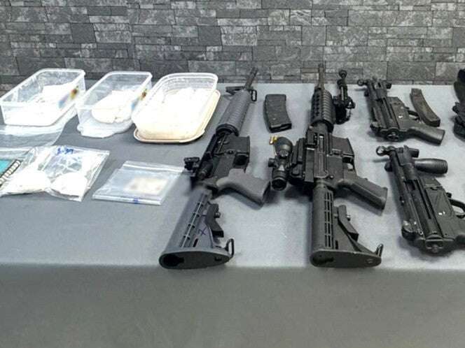 FGR asegura droga y armas tras cateo en Juárez, Nuevo León