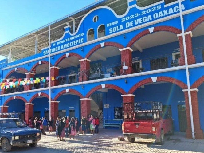 Tesorero en Oaxaca se lesiona por accidente con su arma durante fiesta anual