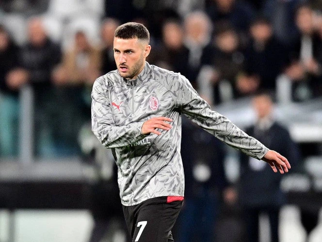 En el Milan elogian a Santiago Gimenez