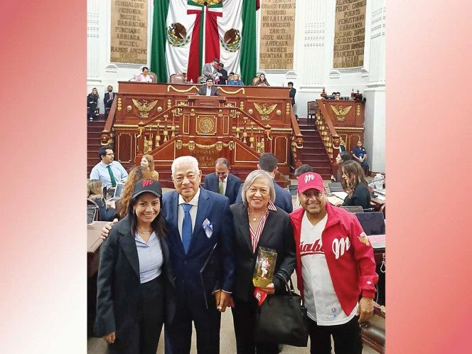 Legisladores de la CDMX rinden homenaje al Zurdo Ortiz; destacan su carrera